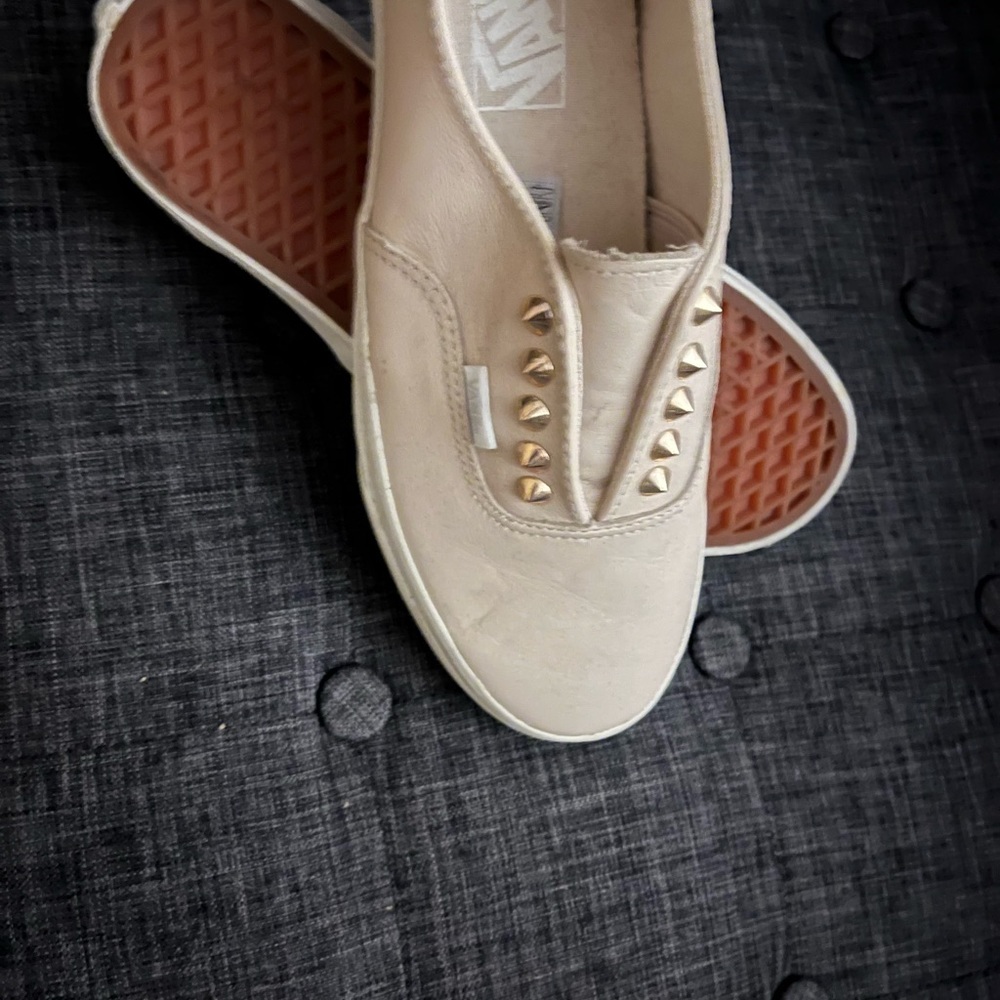 VaNs ShOeS